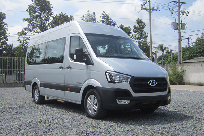 HYUNDAI SOLATI 16 CHỖ