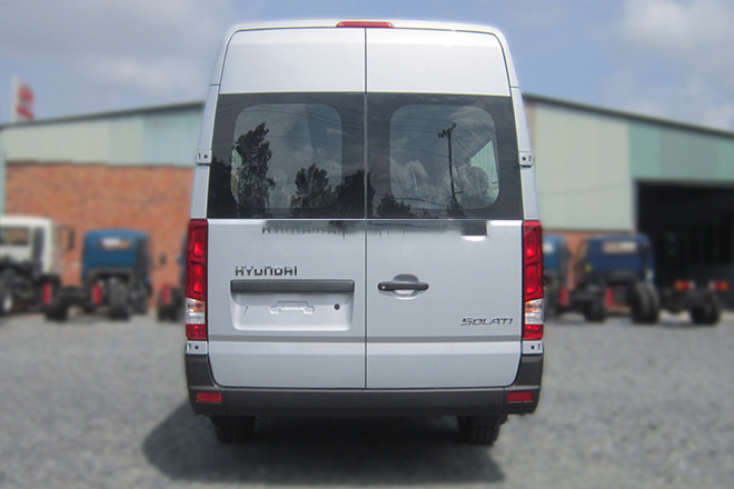 HYUNDAI SOLATI 16 CHỖ