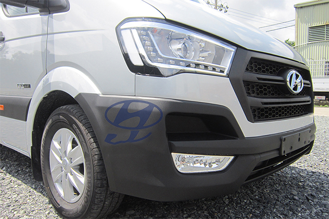 HYUNDAI SOLATI 16 CHỖ