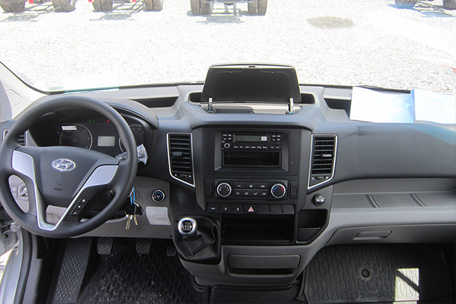 HYUNDAI SOLATI 16 CHỖ